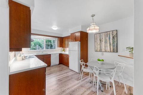 Photo 8 at 43 Viamede Crescent, Bayview Village, Toronto