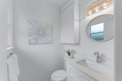 Photo 15 at 43 Viamede Crescent, Bayview Village, Toronto