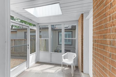 Photo 19 at 43 Viamede Crescent, Bayview Village, Toronto