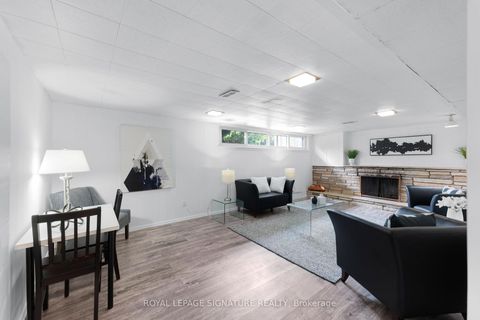 Photo 21 at 43 Viamede Crescent, Bayview Village, Toronto
