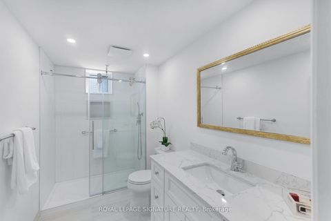 Photo 29 at 43 Viamede Crescent, Bayview Village, Toronto