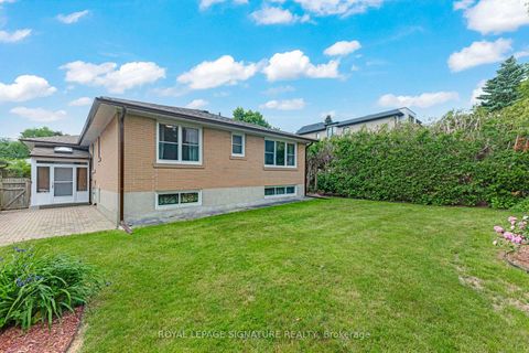 Photo 32 at 43 Viamede Crescent, Bayview Village, Toronto