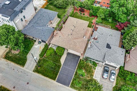 Photo 40 at 43 Viamede Crescent, Bayview Village, Toronto