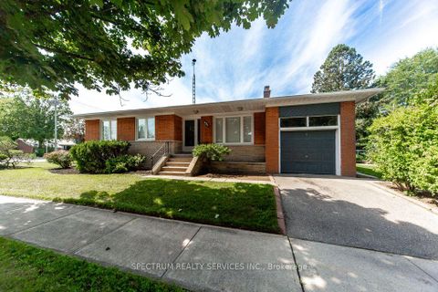 Photo 3 at 131 West Deane Park Drive, West Deane, Toronto