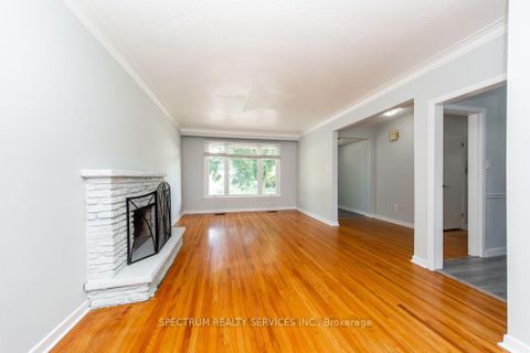 Photo 6 at 131 West Deane Park Drive, West Deane, Toronto