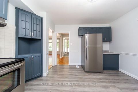 Photo 17 at 131 West Deane Park Drive, West Deane, Toronto