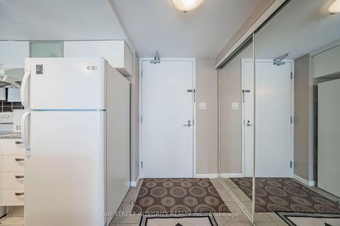 Photo 12 at 1406 - 38 Grenville Street, Bay Street Corridor, Toronto