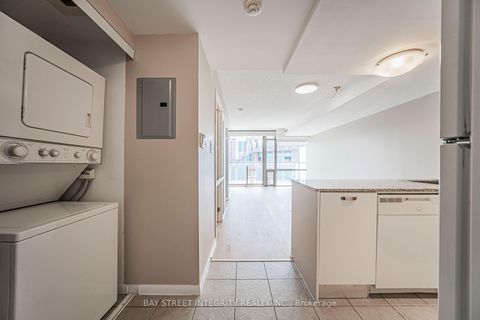 Photo 13 at 1406 - 38 Grenville Street, Bay Street Corridor, Toronto