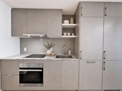 Photo 2 at 5806 - 100 Harbour Street, Waterfront Communities C1, Toronto