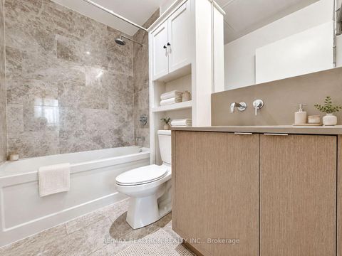 Photo 9 at 5806 - 100 Harbour Street, Waterfront Communities C1, Toronto