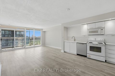 Photo 2 at 810 - 25 Capreol Court, Waterfront Communities C1, Toronto