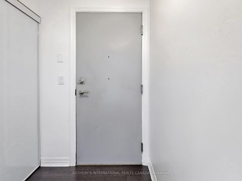 Photo 2 at 1018 - 80 Esther Lorrie Drive, Clairville, Toronto