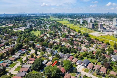 Photo 1 at 104 Haileybury Drive, Bendale, Toronto