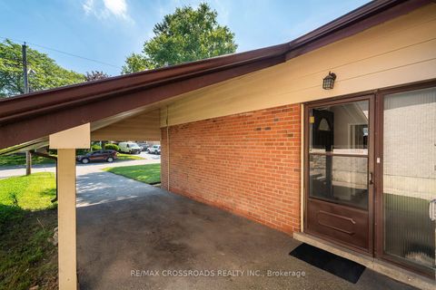 Photo 3 at 104 Haileybury Drive, Bendale, Toronto