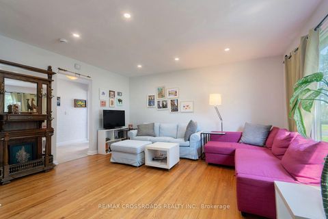 Photo 5 at 104 Haileybury Drive, Bendale, Toronto