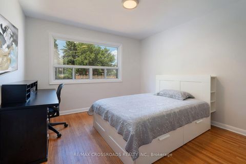 Photo 11 at 104 Haileybury Drive, Bendale, Toronto