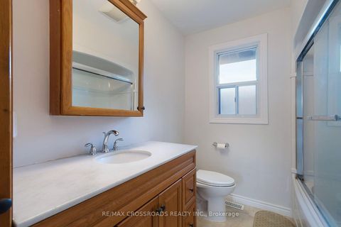 Photo 13 at 104 Haileybury Drive, Bendale, Toronto