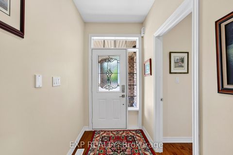 Photo 4 at 17 Wyndham Circle, Sutton & Jackson's Point, Georgina