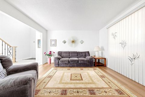 Photo 6 at 33 Wharton Square, Milliken, Toronto