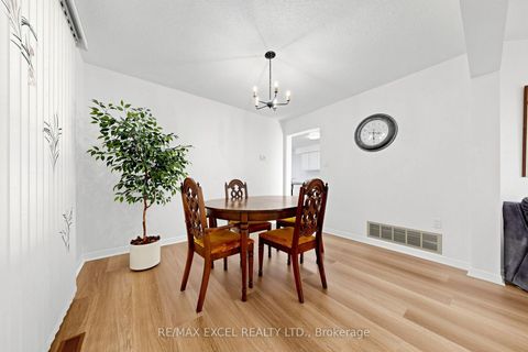 Photo 11 at 33 Wharton Square, Milliken, Toronto