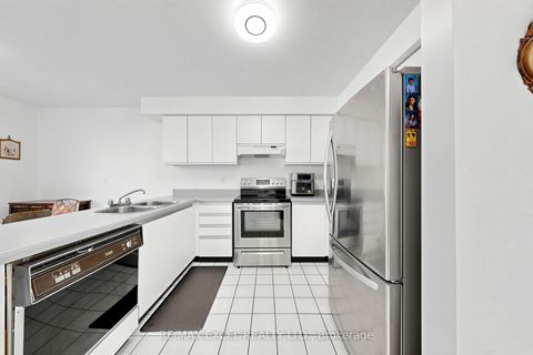 Photo 19 at 33 Wharton Square, Milliken, Toronto