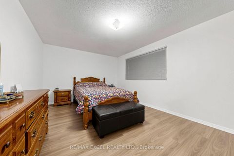 Photo 28 at 33 Wharton Square, Milliken, Toronto