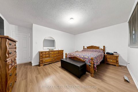 Photo 29 at 33 Wharton Square, Milliken, Toronto