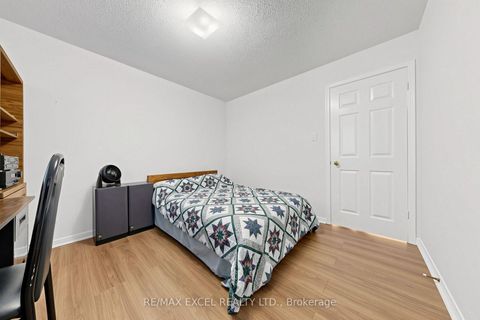 Photo 33 at 33 Wharton Square, Milliken, Toronto