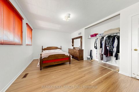 Photo 37 at 33 Wharton Square, Milliken, Toronto