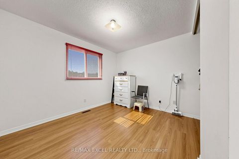 Photo 38 at 33 Wharton Square, Milliken, Toronto