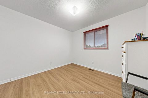 Photo 40 at 33 Wharton Square, Milliken, Toronto