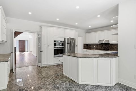 Photo 7 at 6 Lailey Crescent, Willowdale East, Toronto