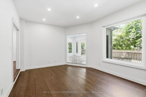 Photo 10 at 6 Lailey Crescent, Willowdale East, Toronto