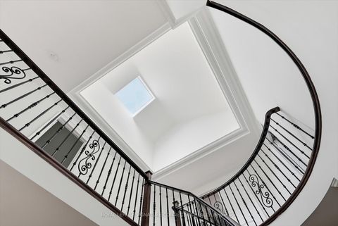 Photo 11 at 6 Lailey Crescent, Willowdale East, Toronto