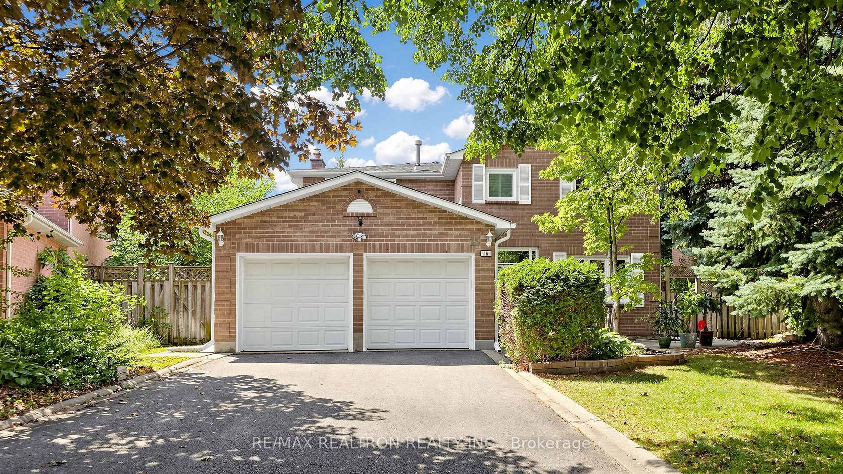 15 Rainey Court, Westbrook, Richmond Hill photo number 2