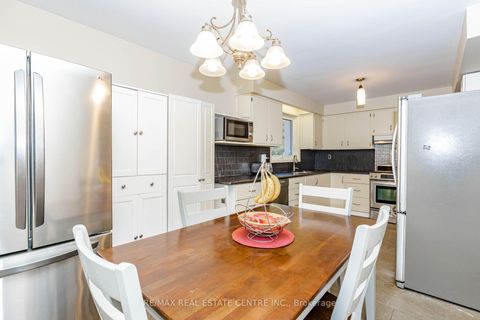 Photo 17 at 85 Snowcrest Avenue, Steeles, Toronto