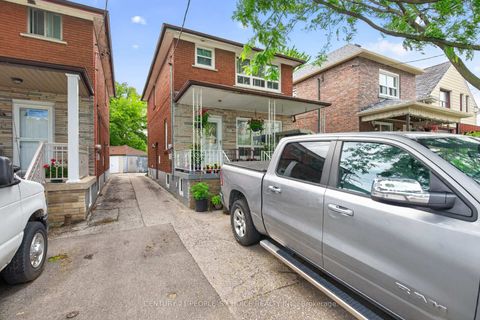 Photo 2 at 750 Jane Street, Smythe, Toronto
