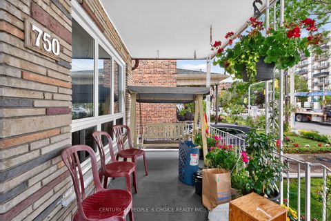 Photo 4 at 750 Jane Street, Smythe, Toronto