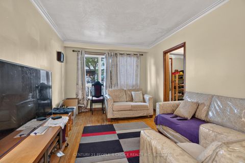 Photo 9 at 750 Jane Street, Smythe, Toronto