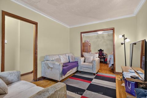 Photo 11 at 750 Jane Street, Smythe, Toronto