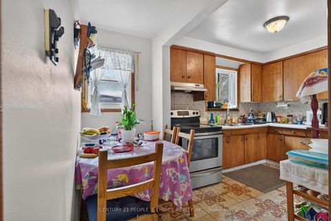 Photo 13 at 750 Jane Street, Smythe, Toronto