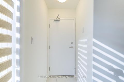 Photo 4 at 4 - 235 Mclevin Avenue, Malvern, Toronto