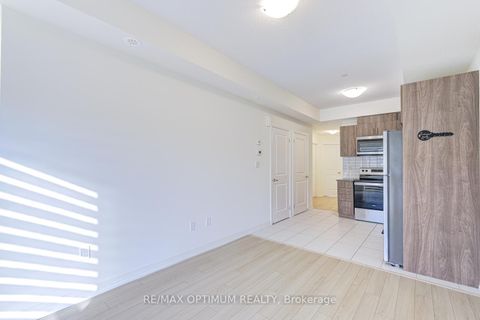 Photo 7 at 4 - 235 Mclevin Avenue, Malvern, Toronto
