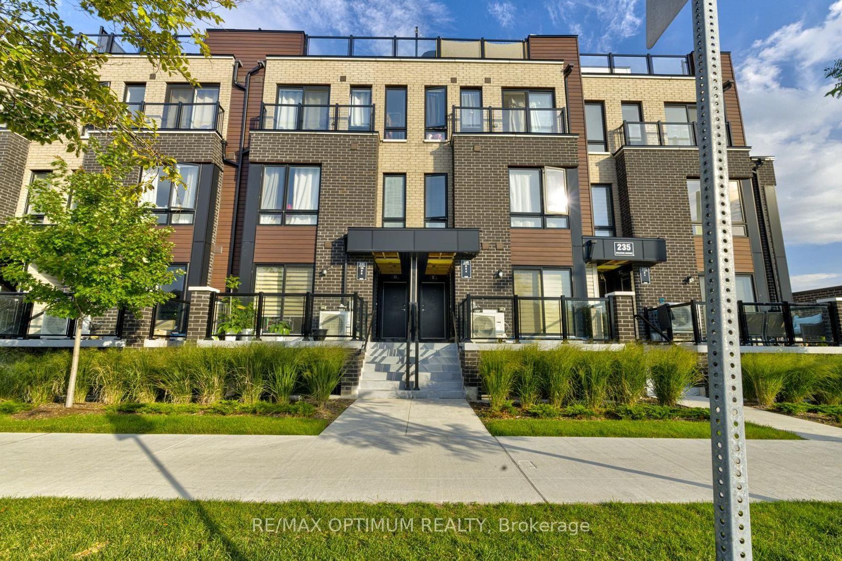 4 - 235 Mclevin Avenue, Malvern, Toronto 