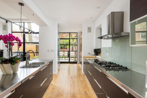 Photo 10 at 28 Roxborough Street W, Annex, Toronto