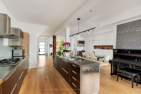 Photo 12 at 28 Roxborough Street W, Annex, Toronto