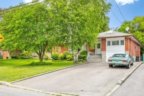 Photo 2 at 138 Kennard Avenue, Bathurst Manor, Toronto