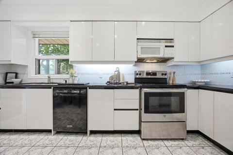 Photo 17 at 138 Kennard Avenue, Bathurst Manor, Toronto
