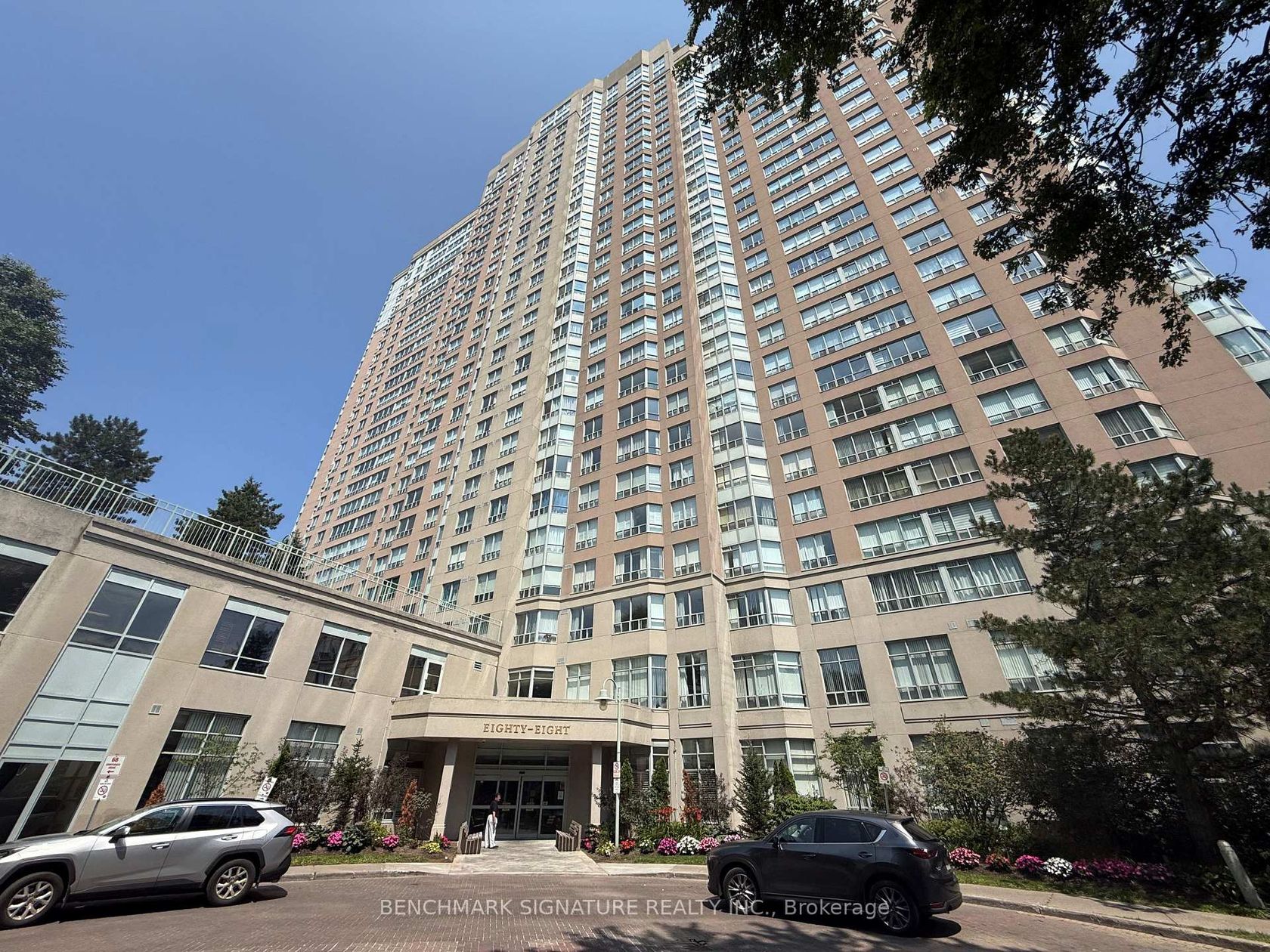 2405 - 88 Corporate Drive, Woburn, Toronto 