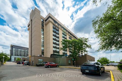 Photo 2 at 312 - 2737 Keele Street, CFB, Toronto